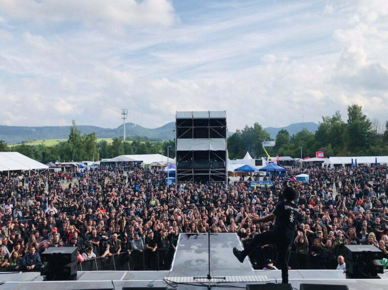 @bangyourhead https://t.co/hmDMQhk3dU